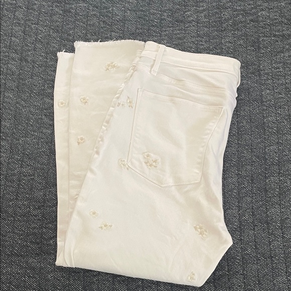 Abercrombie & Fitch White Cropped Jeans with Flower Embroidery - Picture 5 of 7